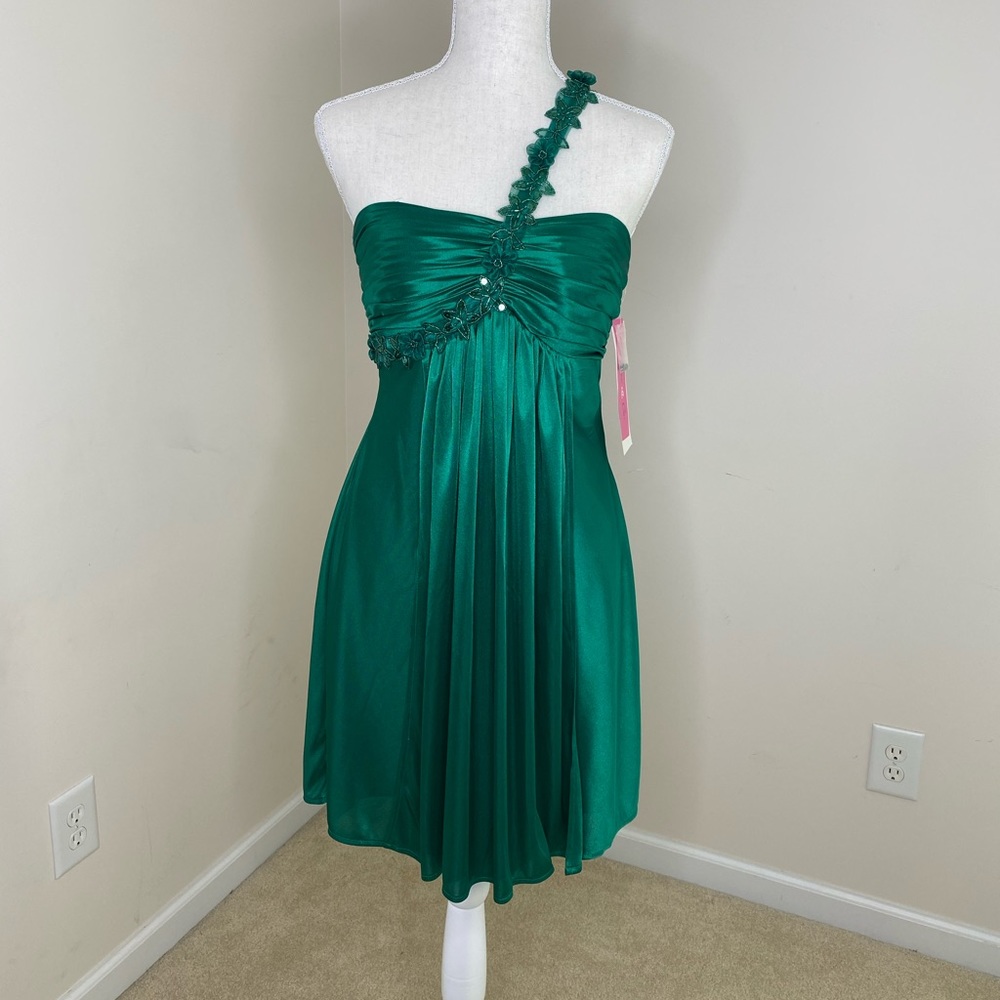 Morgan and Co NEW Emerald Green Party dress